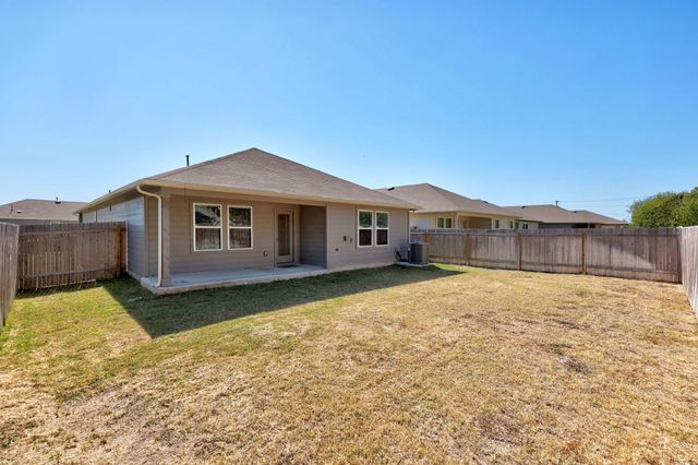 1331 Camden LN, Lockhart, TX 78644