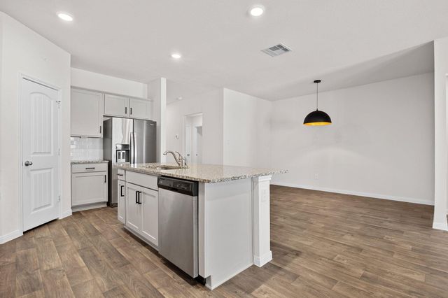 1331 Camden LN, Lockhart, TX 78644