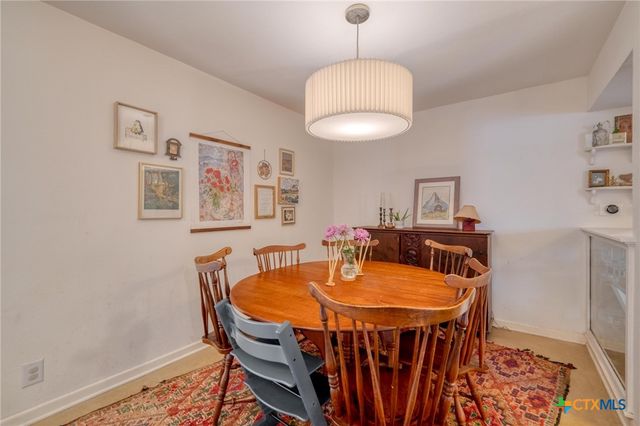 1233 Orange Street, Lockhart, TX 78644