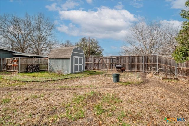 1233 Orange Street, Lockhart, TX 78644