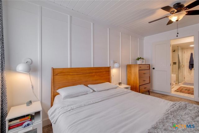 1233 Orange Street, Lockhart, TX 78644