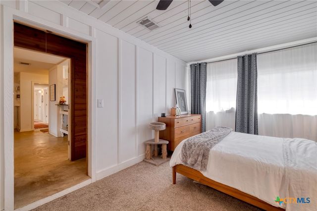 1233 Orange Street, Lockhart, TX 78644