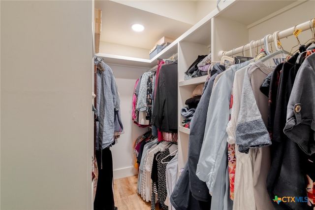 1233 Orange Street, Lockhart, TX 78644