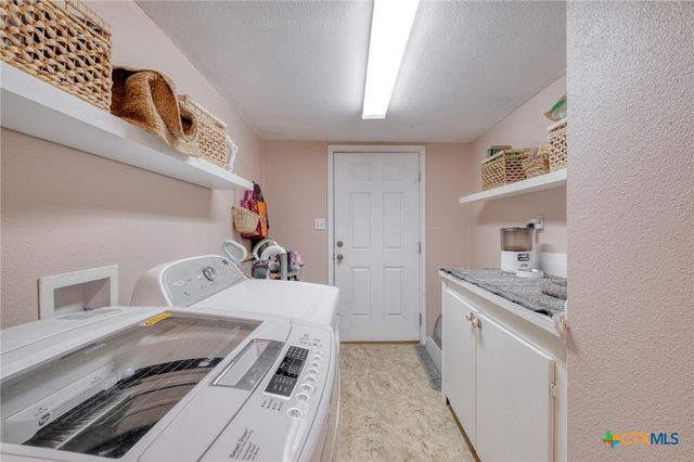 1233 Orange Street, Lockhart, TX 78644