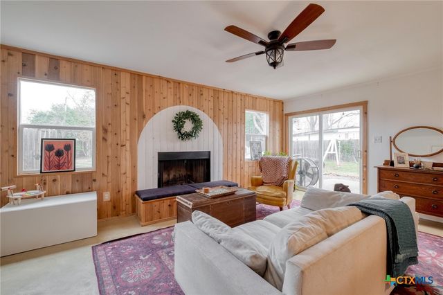 1233 Orange Street, Lockhart, TX 78644