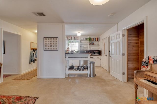 1233 Orange Street, Lockhart, TX 78644