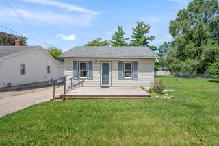 2330 E 40th Street, Des Moines, IA 50317