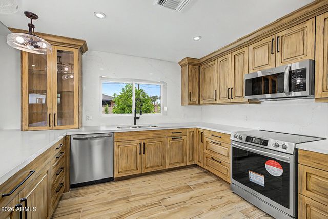 7844 N 17TH Avenue, Phoenix, AZ 85021