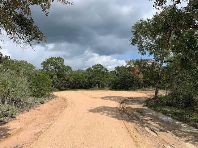 00 Private Road 1581 Road, Hallettsville, TX 77964