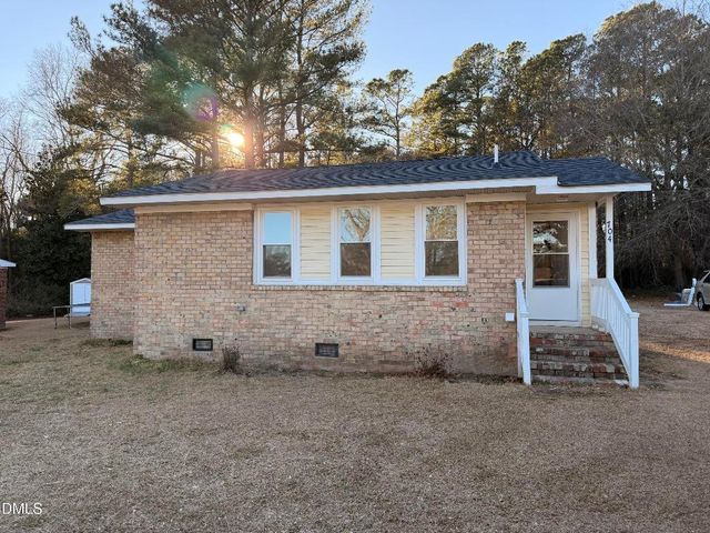 704 N 16th Street, Erwin, NC 28339