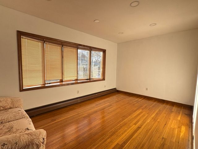 40 Belmont St, Quincy, MA 02170