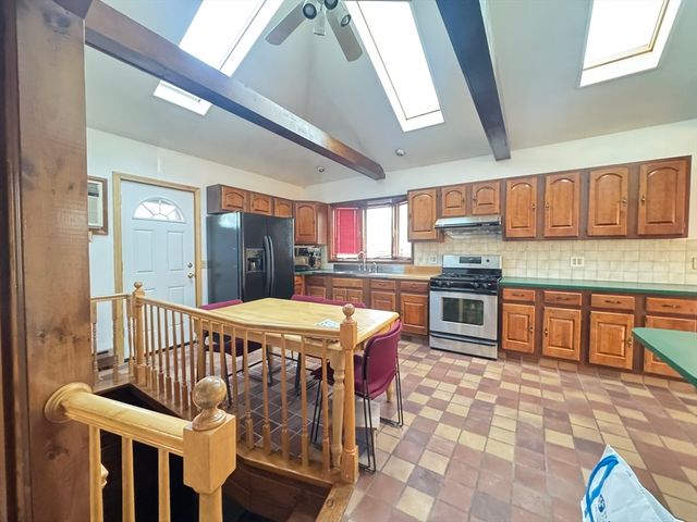 40 Belmont St, Quincy, MA 02170