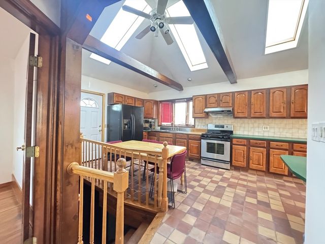 40 Belmont St, Quincy, MA 02170