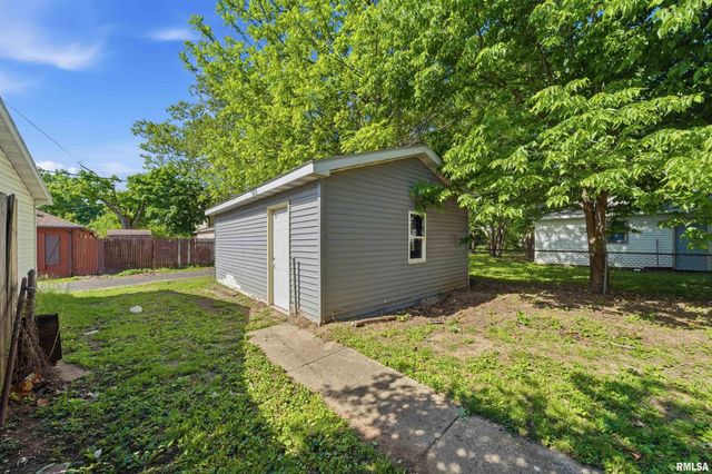 410 E FORREST HILL Avenue, Peoria, IL 61603