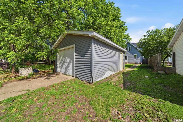 410 E FORREST HILL Avenue, Peoria, IL 61603
