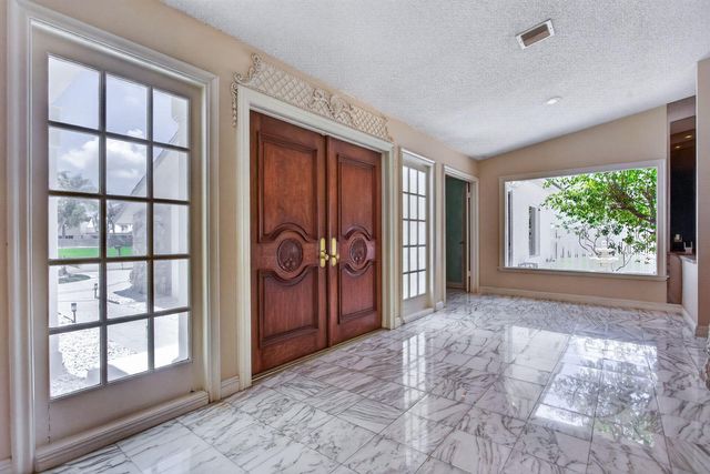 8725 Banyan Court, Tamarac, FL 33321