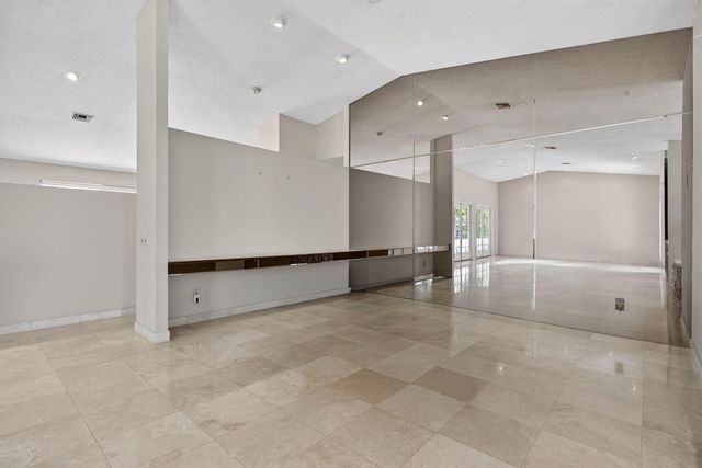 8725 Banyan Court, Tamarac, FL 33321