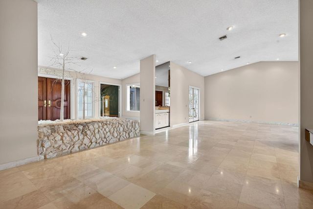 8725 Banyan Court, Tamarac, FL 33321