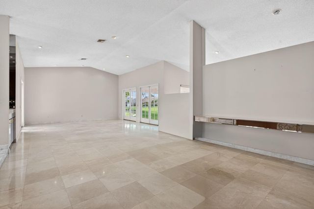 8725 Banyan Court, Tamarac, FL 33321