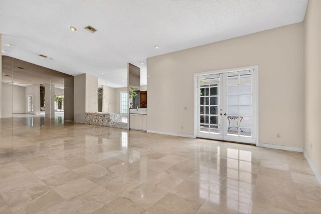 8725 Banyan Court, Tamarac, FL 33321