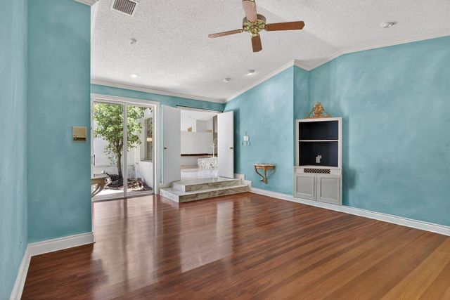 8725 Banyan Court, Tamarac, FL 33321
