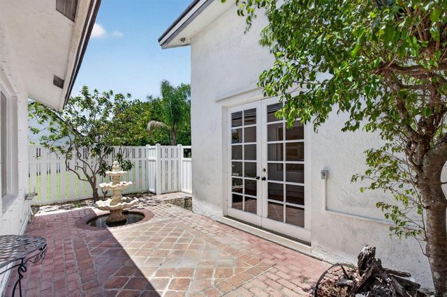 8725 Banyan Court, Tamarac, FL 33321