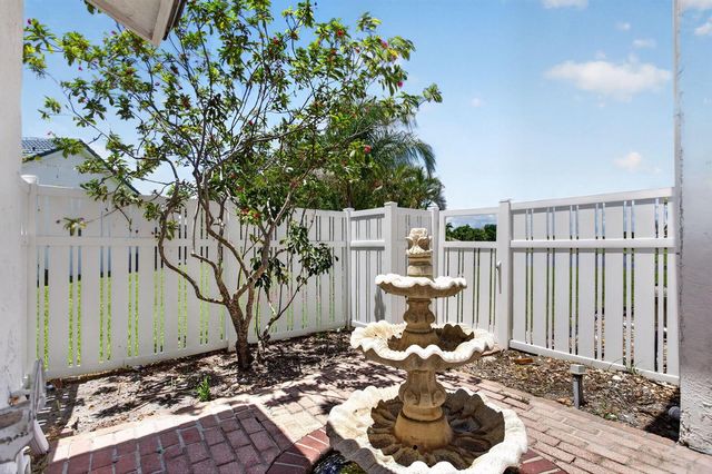 8725 Banyan Court, Tamarac, FL 33321