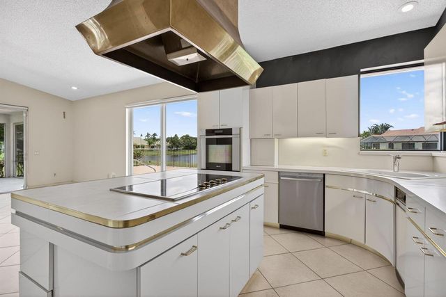 8725 Banyan Court, Tamarac, FL 33321