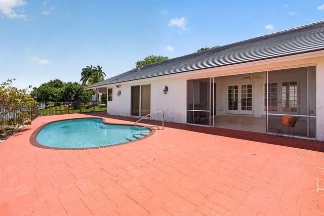 8725 Banyan Court, Tamarac, FL 33321