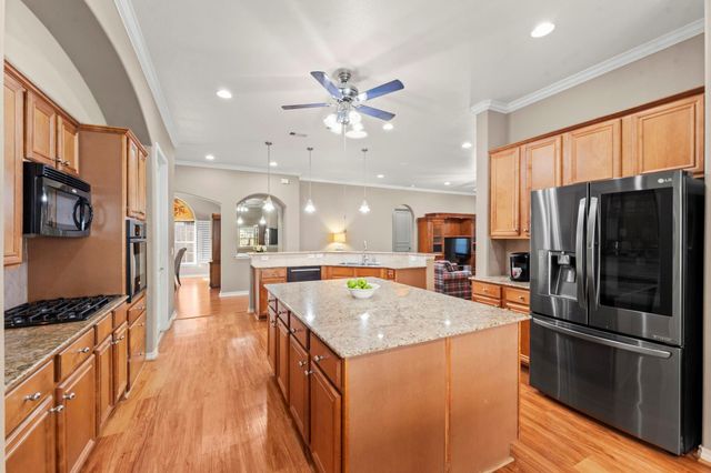 15246 Scenic Woodland Drive, Conroe, TX 77384