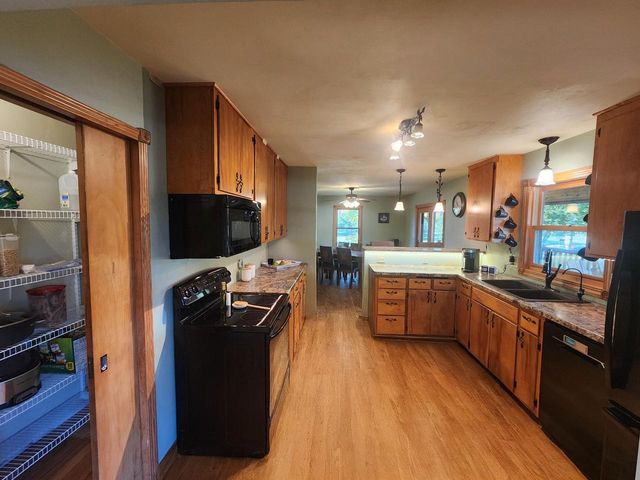 2408 S Teut ROAD, Burlington, WI 53105