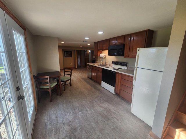 2408 S Teut ROAD, Burlington, WI 53105