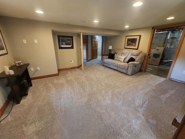 2408 S Teut ROAD, Burlington, WI 53105