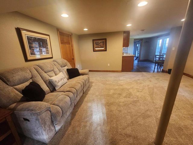 2408 S Teut ROAD, Burlington, WI 53105