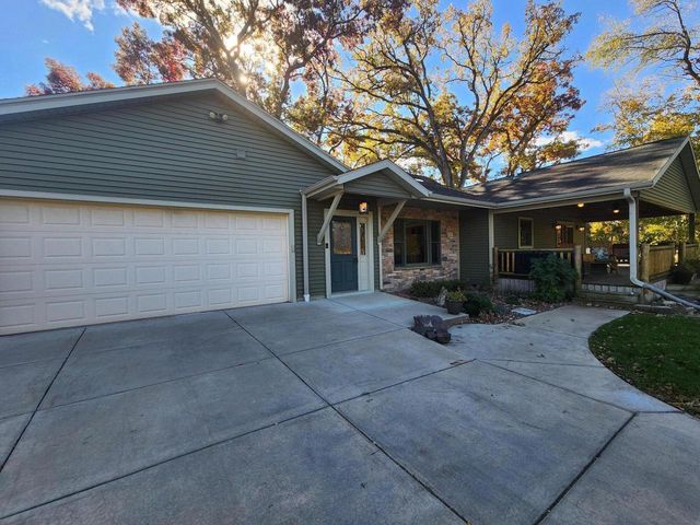 2408 S Teut ROAD, Burlington, WI 53105