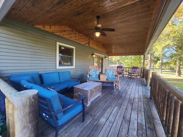 2408 S Teut ROAD, Burlington, WI 53105