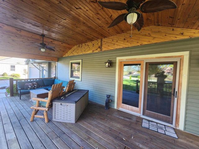 2408 S Teut ROAD, Burlington, WI 53105