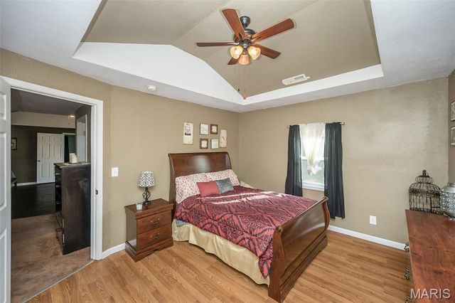 304 Indiana Avenue, South Roxana, IL 62087