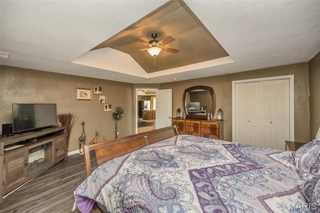 304 Indiana Avenue, South Roxana, IL 62087