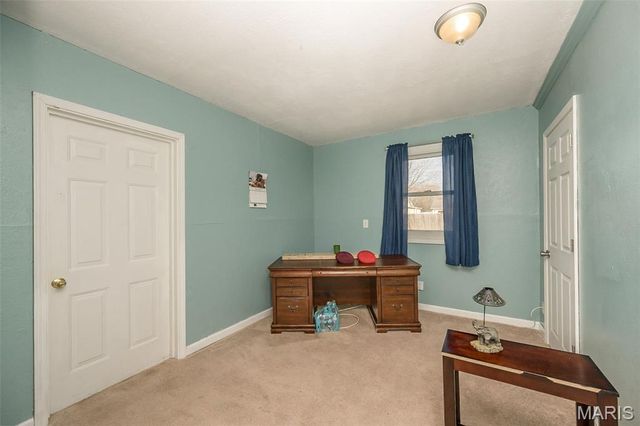 304 Indiana Avenue, South Roxana, IL 62087