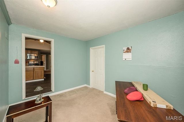 304 Indiana Avenue, South Roxana, IL 62087