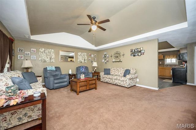 304 Indiana Avenue, South Roxana, IL 62087