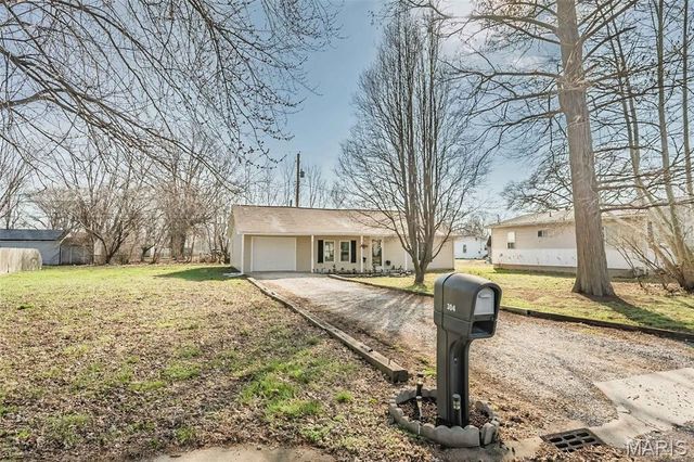 304 Indiana Avenue, South Roxana, IL 62087