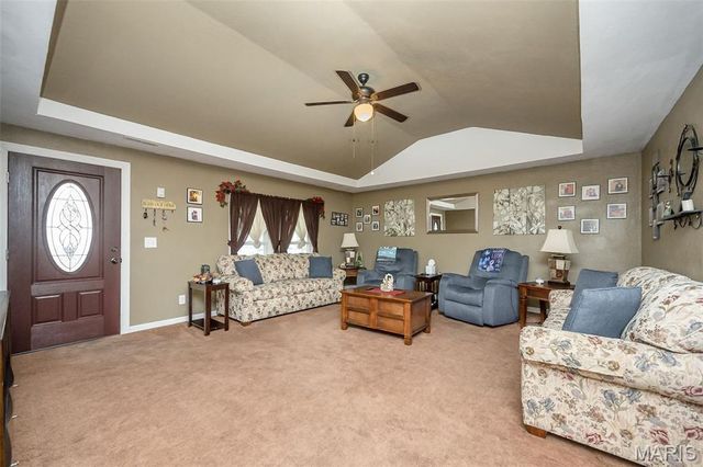 304 Indiana Avenue, South Roxana, IL 62087