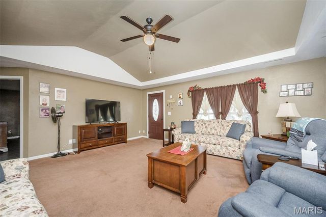 304 Indiana Avenue, South Roxana, IL 62087