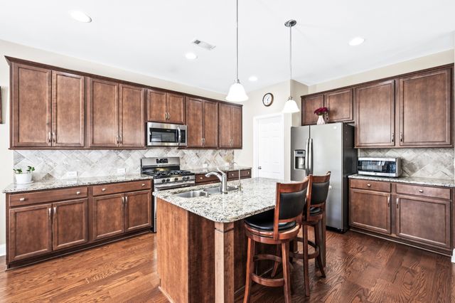 591 Oakvale Ln, Mount Juliet, TN 37122