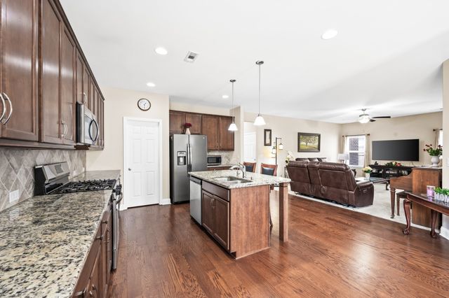 591 Oakvale Ln, Mount Juliet, TN 37122