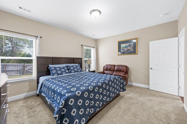 591 Oakvale Ln, Mount Juliet, TN 37122