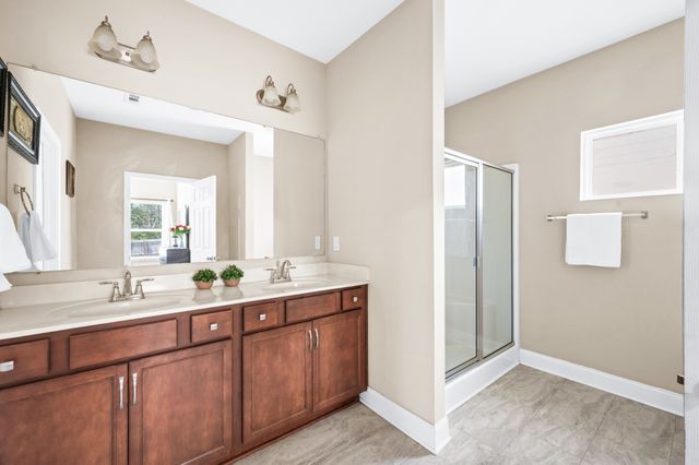 591 Oakvale Ln, Mount Juliet, TN 37122