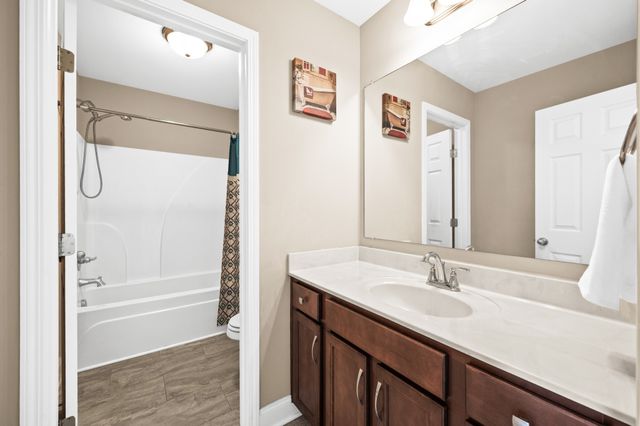 591 Oakvale Ln, Mount Juliet, TN 37122